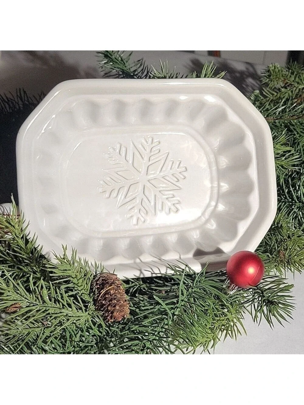Crate & Barrel Winter Snowflake Ceramic Loaf Cake Pan Molded Gelatin Dish